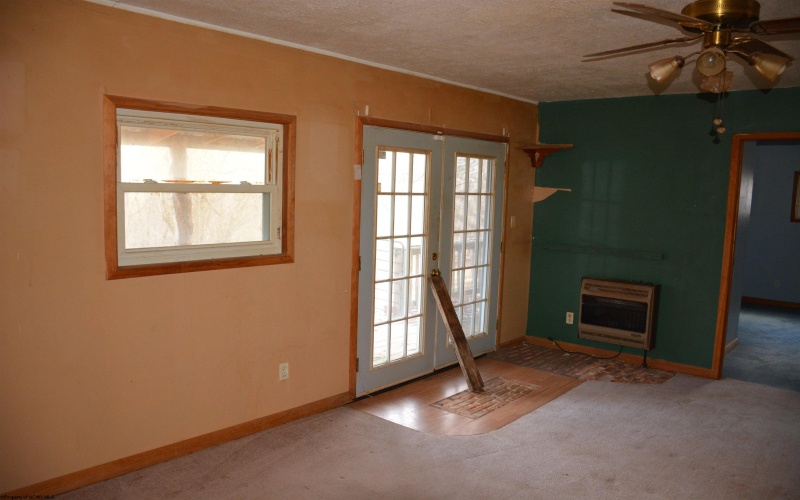 991 Winchester Road, Elizabeth, West Virginia 26143, 1 Bedroom Bedrooms, 5 Rooms Rooms,1 BathroomBathrooms,Single Family Detached,For Sale,Winchester,10157929
