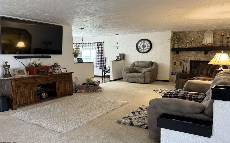 28 Fairway Lane, Fairmont, West Virginia 26554, 3 Bedrooms Bedrooms, 10 Rooms Rooms,2 BathroomsBathrooms,Single Family Detached,For Sale,Fairway,10159906