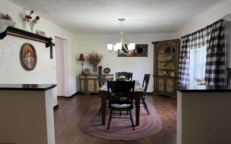 28 Fairway Lane, Fairmont, West Virginia 26554, 3 Bedrooms Bedrooms, 10 Rooms Rooms,2 BathroomsBathrooms,Single Family Detached,For Sale,Fairway,10159906