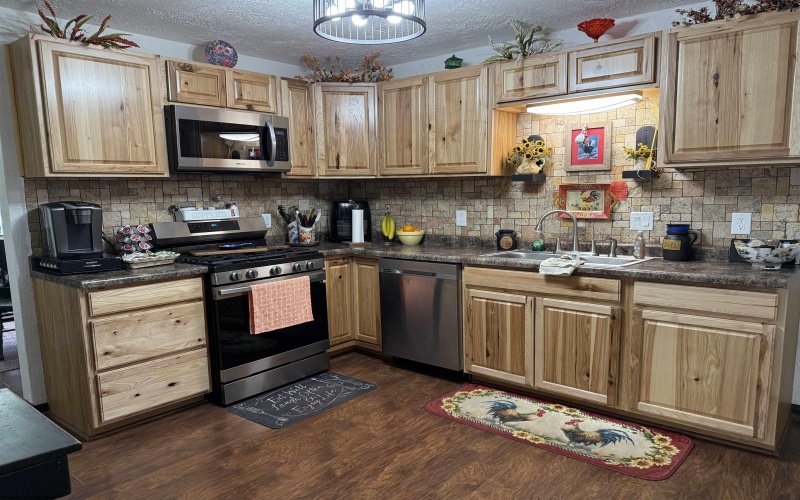 28 Fairway Lane, Fairmont, West Virginia 26554, 3 Bedrooms Bedrooms, 10 Rooms Rooms,2 BathroomsBathrooms,Single Family Detached,For Sale,Fairway,10159906