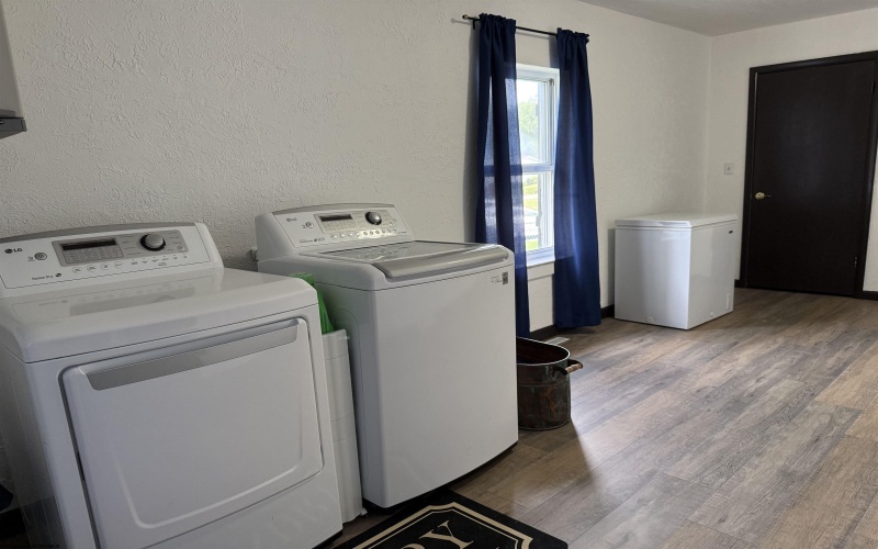 28 Fairway Lane, Fairmont, West Virginia 26554, 3 Bedrooms Bedrooms, 10 Rooms Rooms,2 BathroomsBathrooms,Single Family Detached,For Sale,Fairway,10159906