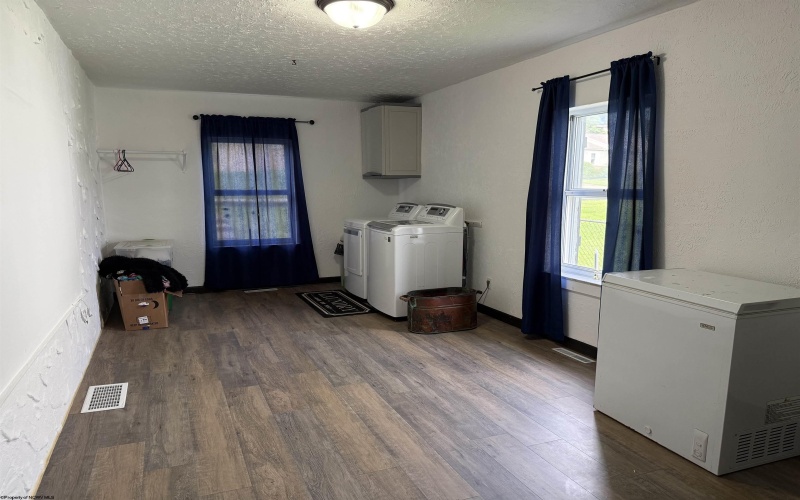 28 Fairway Lane, Fairmont, West Virginia 26554, 3 Bedrooms Bedrooms, 10 Rooms Rooms,2 BathroomsBathrooms,Single Family Detached,For Sale,Fairway,10159906