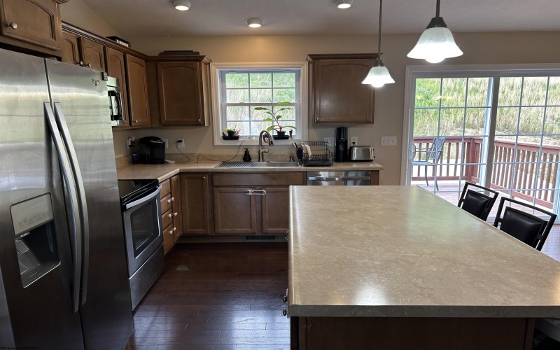 115 Summits Ridge Drive, Morgantown, West Virginia 26508, 3 Bedrooms Bedrooms, 6 Rooms Rooms,2 BathroomsBathrooms,Single Family Detached,For Sale,Summits Ridge,10159912