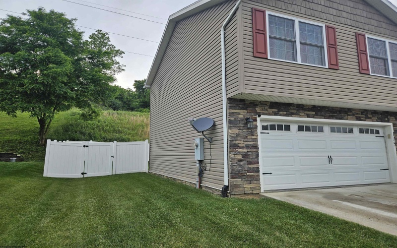 115 Summits Ridge Drive, Morgantown, West Virginia 26508, 3 Bedrooms Bedrooms, 6 Rooms Rooms,2 BathroomsBathrooms,Single Family Detached,For Sale,Summits Ridge,10159912