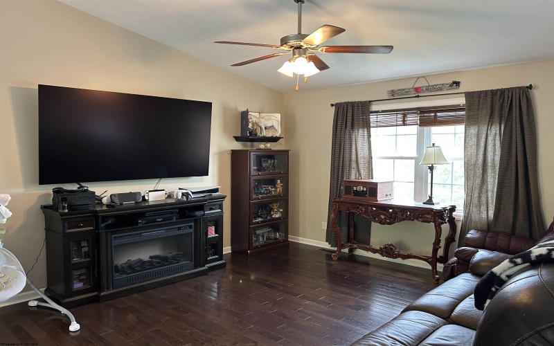115 Summits Ridge Drive, Morgantown, West Virginia 26508, 3 Bedrooms Bedrooms, 6 Rooms Rooms,2 BathroomsBathrooms,Single Family Detached,For Sale,Summits Ridge,10159912
