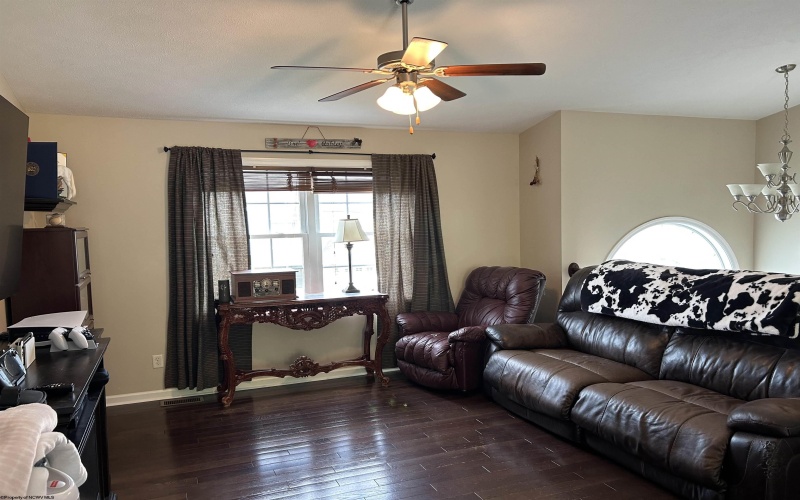 115 Summits Ridge Drive, Morgantown, West Virginia 26508, 3 Bedrooms Bedrooms, 6 Rooms Rooms,2 BathroomsBathrooms,Single Family Detached,For Sale,Summits Ridge,10159912