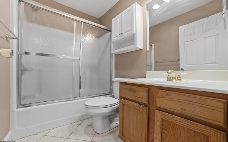 25 Ocean View Drive, Morgantown, West Virginia 26505, 3 Bedrooms Bedrooms, 5 Rooms Rooms,2 BathroomsBathrooms,Single Family Attached,For Sale,Ocean View,10159907