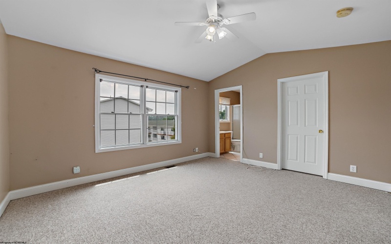 25 Ocean View Drive, Morgantown, West Virginia 26505, 3 Bedrooms Bedrooms, 5 Rooms Rooms,2 BathroomsBathrooms,Single Family Attached,For Sale,Ocean View,10159907