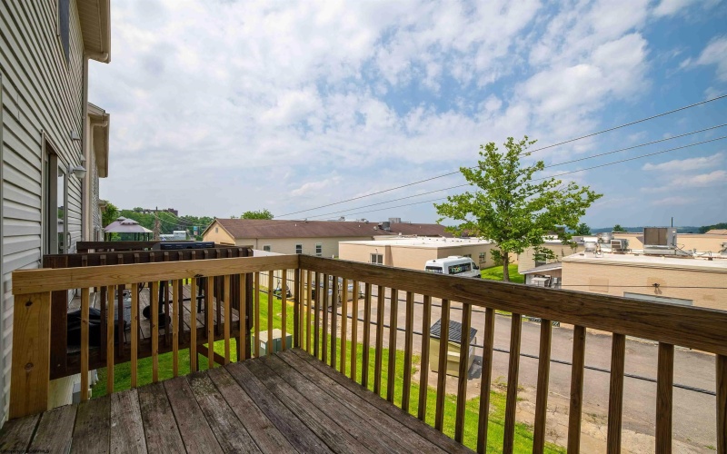 25 Ocean View Drive, Morgantown, West Virginia 26505, 3 Bedrooms Bedrooms, 5 Rooms Rooms,2 BathroomsBathrooms,Single Family Attached,For Sale,Ocean View,10159907