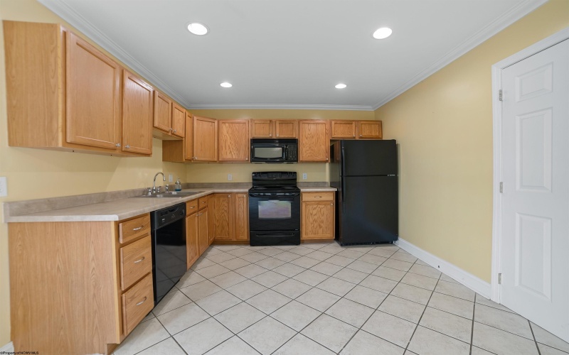 25 Ocean View Drive, Morgantown, West Virginia 26505, 3 Bedrooms Bedrooms, 5 Rooms Rooms,2 BathroomsBathrooms,Single Family Attached,For Sale,Ocean View,10159907