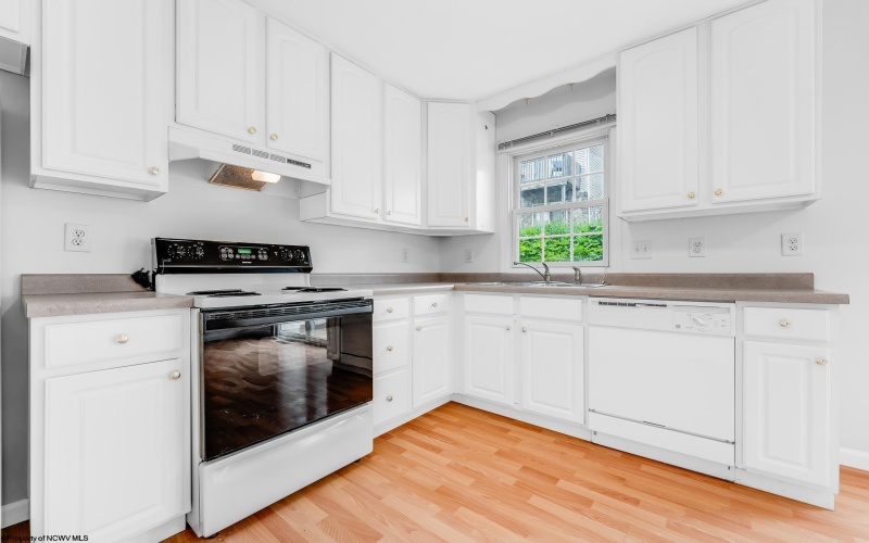 1339 Riddle Avenue, Morgantown, West Virginia 26505, 2 Bedrooms Bedrooms, 5 Rooms Rooms,2 BathroomsBathrooms,Single Family Attached,For Sale,Riddle,10159909