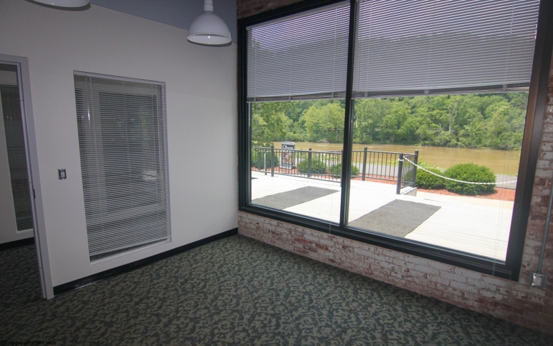 50 Clay Street, Morgantown, West Virginia 26501, ,Commercial/industrial,For Lease,Clay,10159910