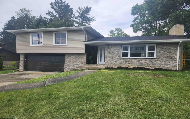 675 Colonial Drive, Morgantown, West Virginia 26505, 3 Bedrooms Bedrooms, 8 Rooms Rooms,2 BathroomsBathrooms,Single Family Detached,For Sale,Colonial,10159908