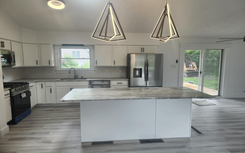 675 Colonial Drive, Morgantown, West Virginia 26505, 3 Bedrooms Bedrooms, 8 Rooms Rooms,2 BathroomsBathrooms,Single Family Detached,For Sale,Colonial,10159908