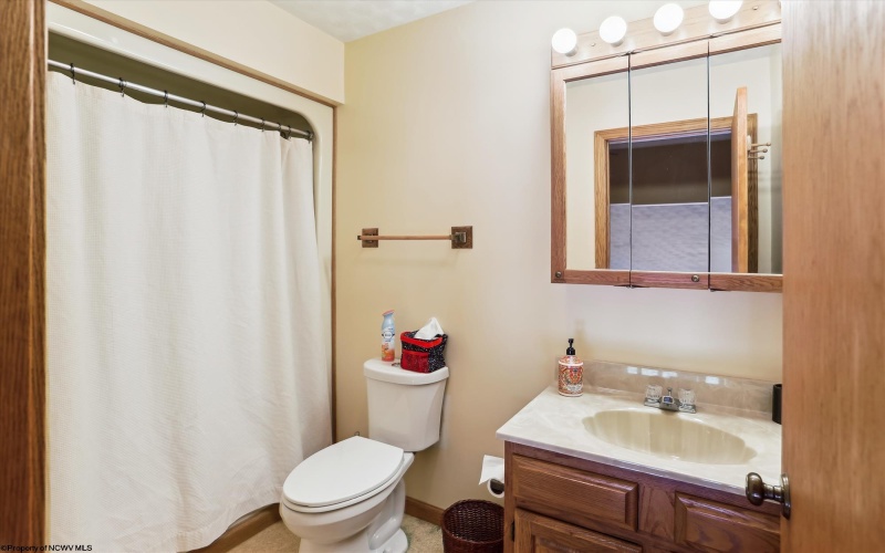26 Deerfield Court, Davis, West Virginia 26260, 2 Bedrooms Bedrooms, 5 Rooms Rooms,2 BathroomsBathrooms,Single Family Attached,For Sale,Deerfield,10159914