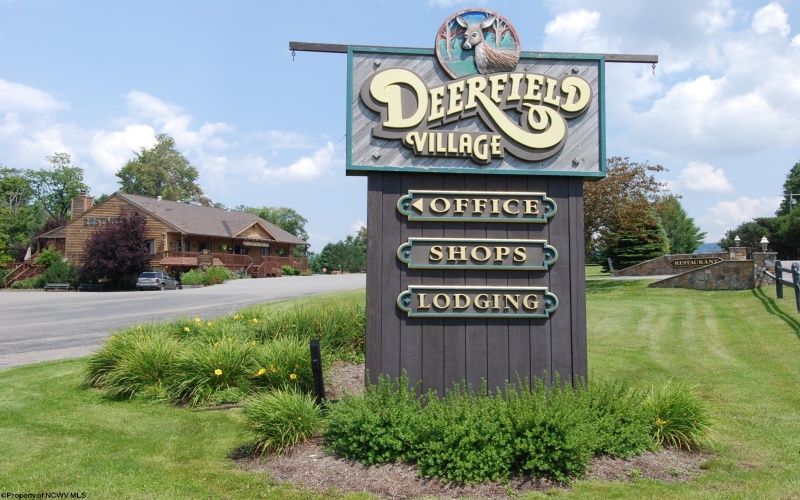 26 Deerfield Court, Davis, West Virginia 26260, 2 Bedrooms Bedrooms, 5 Rooms Rooms,2 BathroomsBathrooms,Single Family Attached,For Sale,Deerfield,10159914