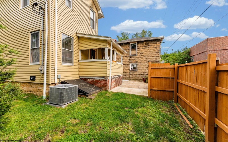 244 Grand Street, Morgantown, West Virginia 26501, 4 Bedrooms Bedrooms, 10 Rooms Rooms,2 BathroomsBathrooms,Single Family Detached,For Sale,Grand,10159916