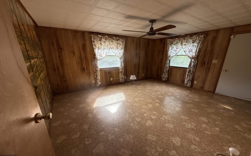 396 Riverview Avenue, Monongah, West Virginia 26554, 3 Bedrooms Bedrooms, 8 Rooms Rooms,1 BathroomBathrooms,Single Family Detached,For Sale,Riverview,10159915