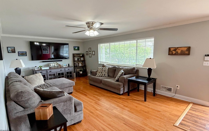 34 Millbrook Road, Bridgeport, West Virginia 26330, 3 Bedrooms Bedrooms, 8 Rooms Rooms,2 BathroomsBathrooms,Single Family Detached,For Sale,Millbrook,10159934