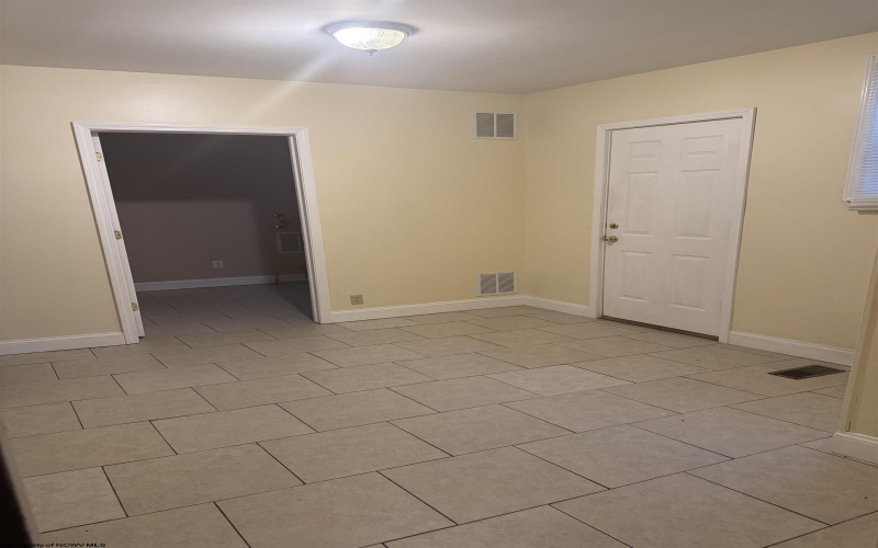 109 Brown Street, Clarksburg, West Virginia 26301, 3 Bedrooms Bedrooms, 6 Rooms Rooms,1 BathroomBathrooms,Single Family Detached,For Sale,Brown,10159931