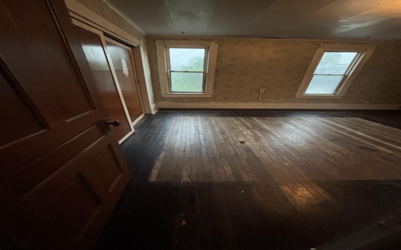 109 Brown Street, Clarksburg, West Virginia 26301, 3 Bedrooms Bedrooms, 6 Rooms Rooms,1 BathroomBathrooms,Single Family Detached,For Sale,Brown,10159931
