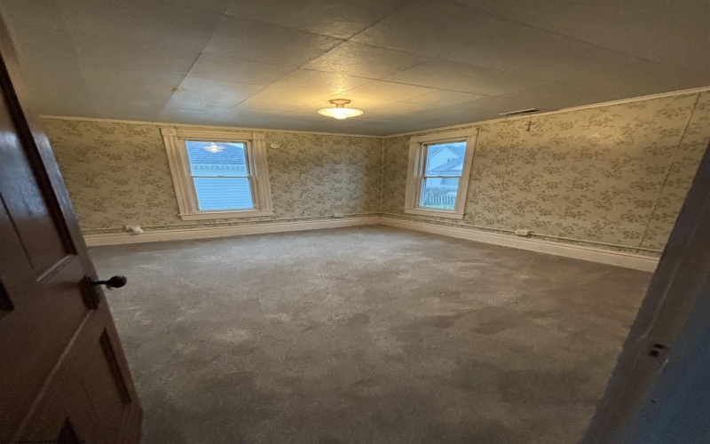 109 Brown Street, Clarksburg, West Virginia 26301, 3 Bedrooms Bedrooms, 6 Rooms Rooms,1 BathroomBathrooms,Single Family Detached,For Sale,Brown,10159931