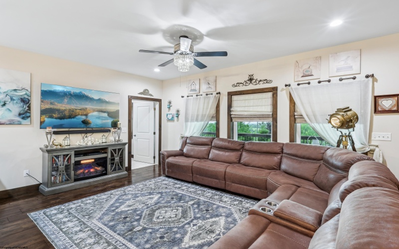 214 Realtree Road, Valley Grove, West Virginia 26060, 5 Bedrooms Bedrooms, 10 Rooms Rooms,4 BathroomsBathrooms,Single Family Detached,For Sale,Realtree,10159924