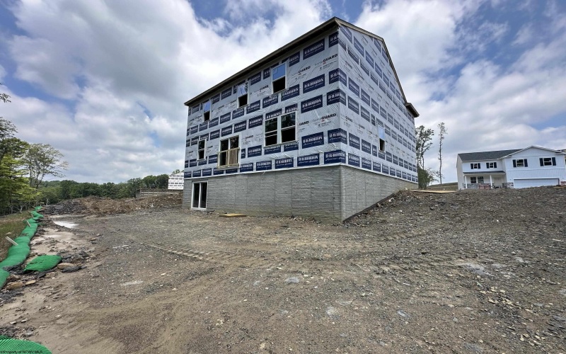 305 Dye Lane, Morgantown, West Virginia 26501, 4 Bedrooms Bedrooms, 8 Rooms Rooms,2 BathroomsBathrooms,Single Family Detached,For Sale,Dye,10159926