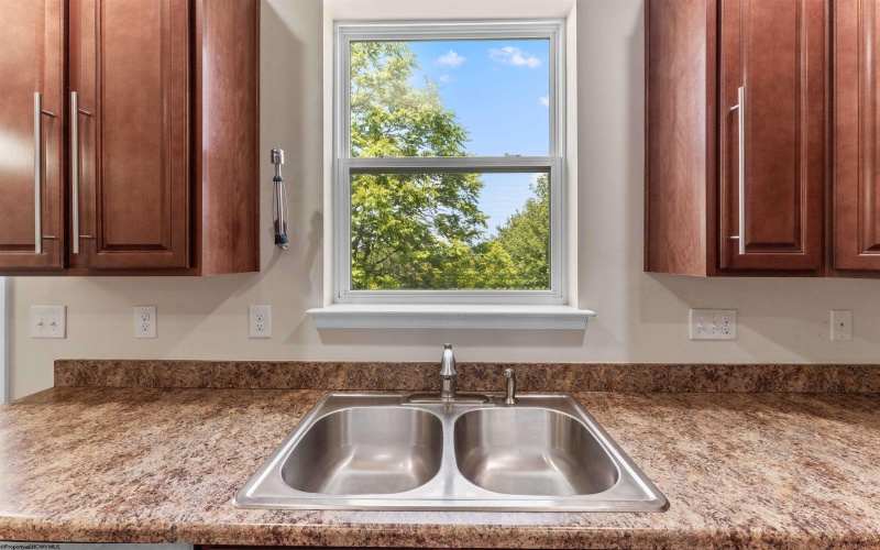 8 Summers Ridge Road, Morgantown, West Virginia 26508, 4 Bedrooms Bedrooms, 11 Rooms Rooms,3 BathroomsBathrooms,Single Family Detached,For Sale,Summers Ridge,10159925