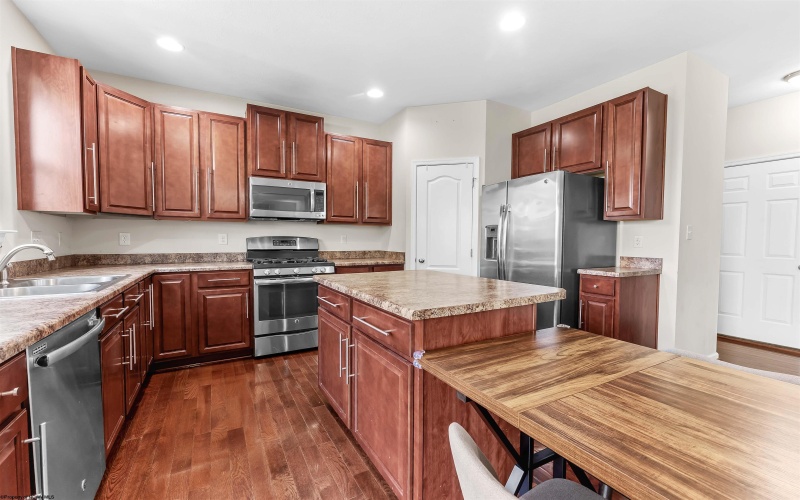 8 Summers Ridge Road, Morgantown, West Virginia 26508, 4 Bedrooms Bedrooms, 11 Rooms Rooms,3 BathroomsBathrooms,Single Family Detached,For Sale,Summers Ridge,10159925