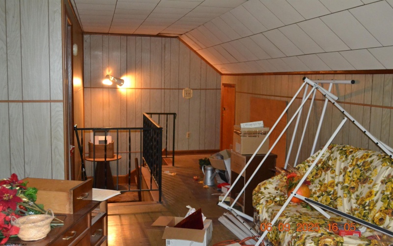 567 Center Avenue, Weston, West Virginia 26452, 4 Bedrooms Bedrooms, 8 Rooms Rooms,1 BathroomBathrooms,Single Family Detached,For Sale,Center,10159938