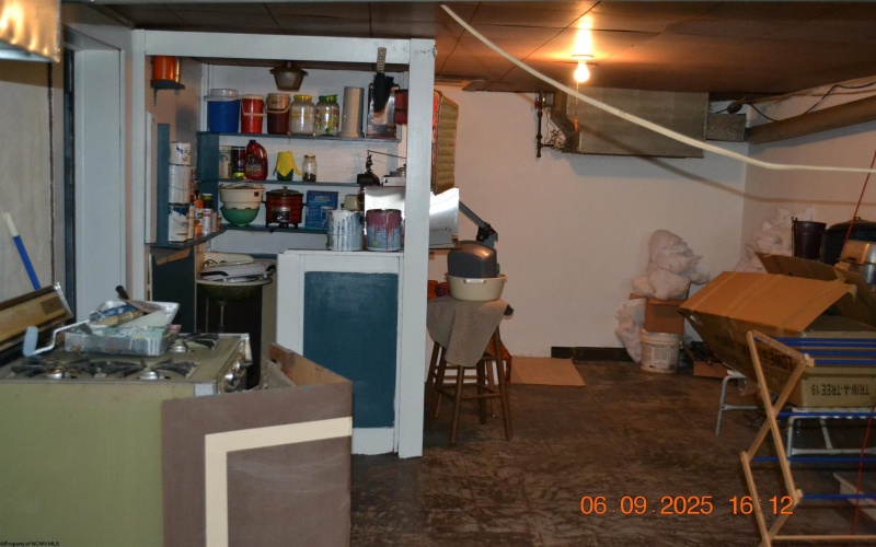 567 Center Avenue, Weston, West Virginia 26452, 4 Bedrooms Bedrooms, 8 Rooms Rooms,1 BathroomBathrooms,Single Family Detached,For Sale,Center,10159938