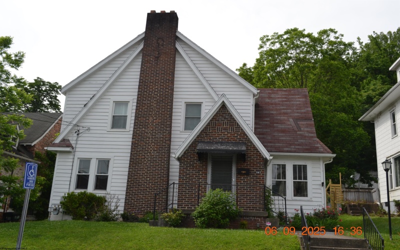 567 Center Avenue, Weston, West Virginia 26452, 4 Bedrooms Bedrooms, 8 Rooms Rooms,1 BathroomBathrooms,Single Family Detached,For Sale,Center,10159938