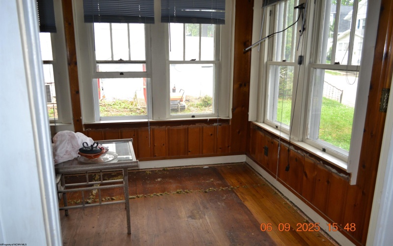 567 Center Avenue, Weston, West Virginia 26452, 4 Bedrooms Bedrooms, 8 Rooms Rooms,1 BathroomBathrooms,Single Family Detached,For Sale,Center,10159938