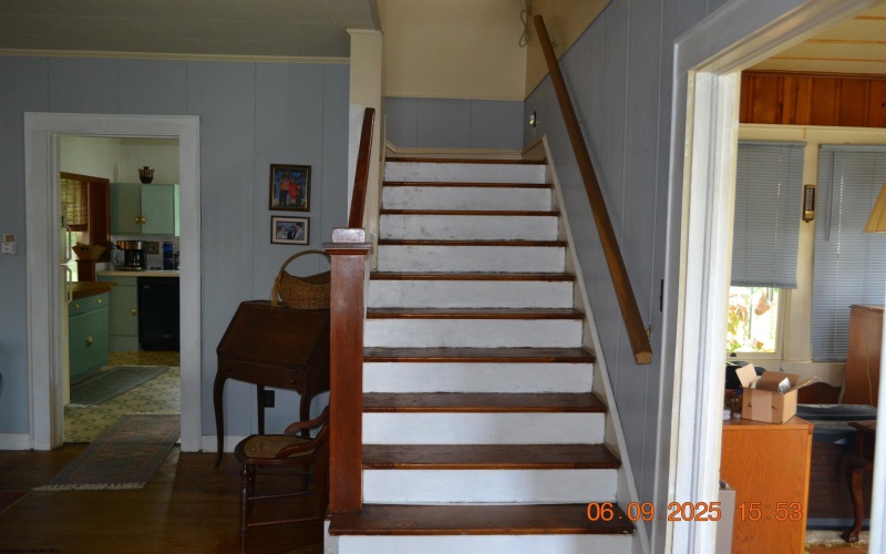 567 Center Avenue, Weston, West Virginia 26452, 4 Bedrooms Bedrooms, 8 Rooms Rooms,1 BathroomBathrooms,Single Family Detached,For Sale,Center,10159938