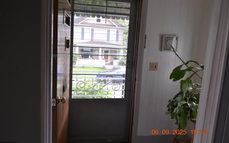 567 Center Avenue, Weston, West Virginia 26452, 4 Bedrooms Bedrooms, 8 Rooms Rooms,1 BathroomBathrooms,Single Family Detached,For Sale,Center,10159938