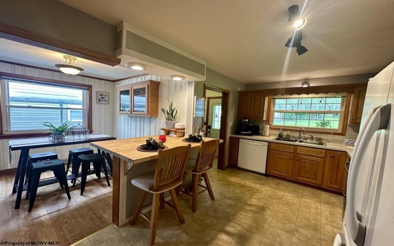403 Willis Avenue, Bridgeport, West Virginia 26330, 2 Bedrooms Bedrooms, 6 Rooms Rooms,1 BathroomBathrooms,Single Family Detached,For Sale,Willis,10159954