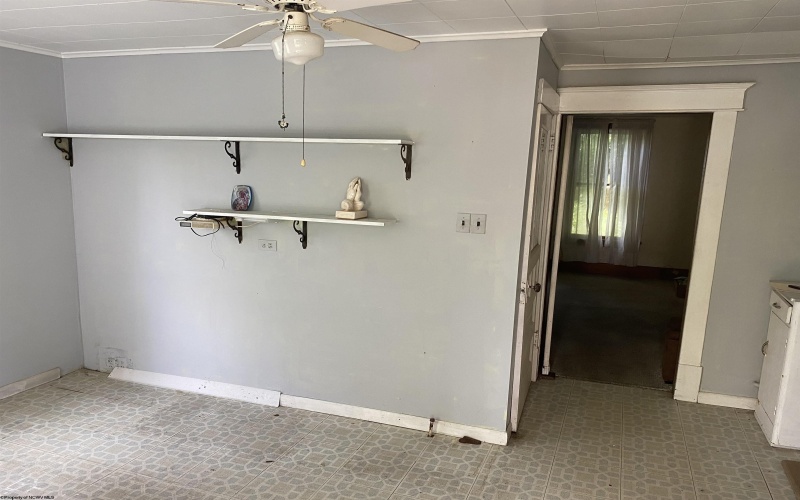 949 Washburn Street, Clarksburg, West Virginia 26301, 3 Bedrooms Bedrooms, 6 Rooms Rooms,2 BathroomsBathrooms,Single Family Detached,For Sale,Washburn,10159946