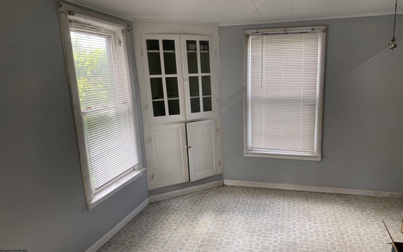 949 Washburn Street, Clarksburg, West Virginia 26301, 3 Bedrooms Bedrooms, 6 Rooms Rooms,2 BathroomsBathrooms,Single Family Detached,For Sale,Washburn,10159946