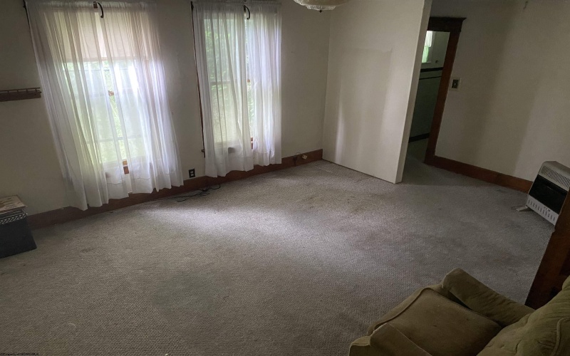 949 Washburn Street, Clarksburg, West Virginia 26301, 3 Bedrooms Bedrooms, 6 Rooms Rooms,2 BathroomsBathrooms,Single Family Detached,For Sale,Washburn,10159946