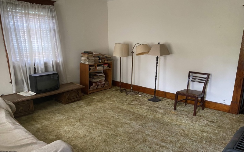 949 Washburn Street, Clarksburg, West Virginia 26301, 3 Bedrooms Bedrooms, 6 Rooms Rooms,2 BathroomsBathrooms,Single Family Detached,For Sale,Washburn,10159946
