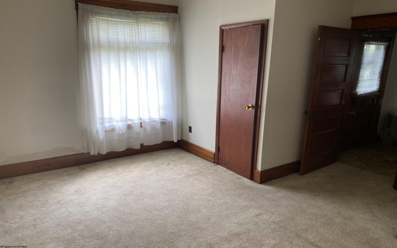 949 Washburn Street, Clarksburg, West Virginia 26301, 3 Bedrooms Bedrooms, 6 Rooms Rooms,2 BathroomsBathrooms,Single Family Detached,For Sale,Washburn,10159946