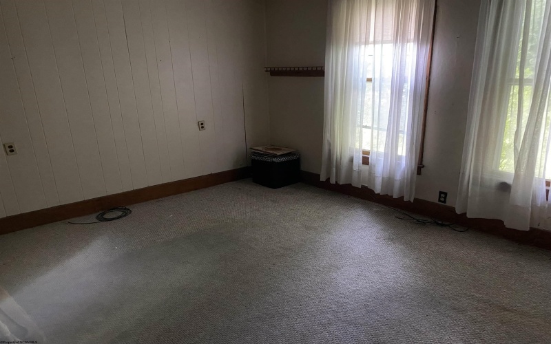 949 Washburn Street, Clarksburg, West Virginia 26301, 3 Bedrooms Bedrooms, 6 Rooms Rooms,2 BathroomsBathrooms,Single Family Detached,For Sale,Washburn,10159946