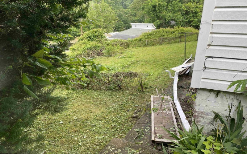 949 Washburn Street, Clarksburg, West Virginia 26301, 3 Bedrooms Bedrooms, 6 Rooms Rooms,2 BathroomsBathrooms,Single Family Detached,For Sale,Washburn,10159946