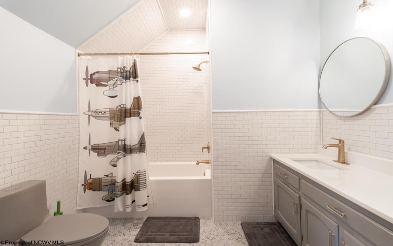 125 Carriage Lane, Bridgeport, West Virginia 26330-9999, 4 Bedrooms Bedrooms, 12 Rooms Rooms,6 BathroomsBathrooms,Single Family Detached,For Sale,Carriage,10159949