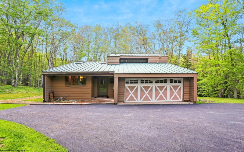 809 Lakeview Road, Davis, West Virginia 26260, 3 Bedrooms Bedrooms, 7 Rooms Rooms,2 BathroomsBathrooms,Single Family Detached,For Sale,Lakeview,10159944