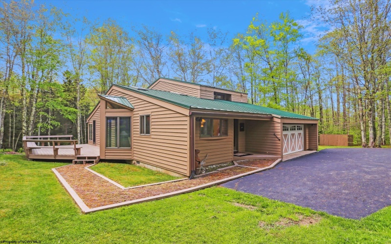 809 Lakeview Road, Davis, West Virginia 26260, 3 Bedrooms Bedrooms, 7 Rooms Rooms,2 BathroomsBathrooms,Single Family Detached,For Sale,Lakeview,10159944