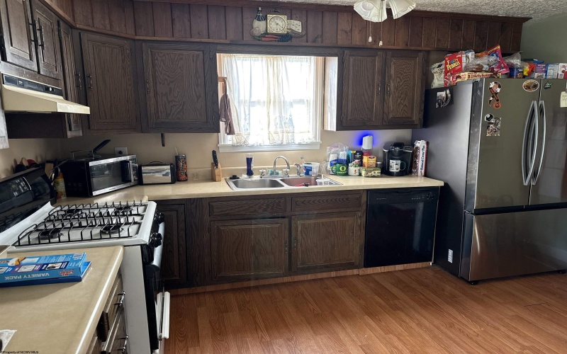 1705 Pride Avenue, Clarksburg, West Virginia 26301, 2 Bedrooms Bedrooms, 6 Rooms Rooms,1 BathroomBathrooms,Single Family Detached,For Sale,Pride,10159940