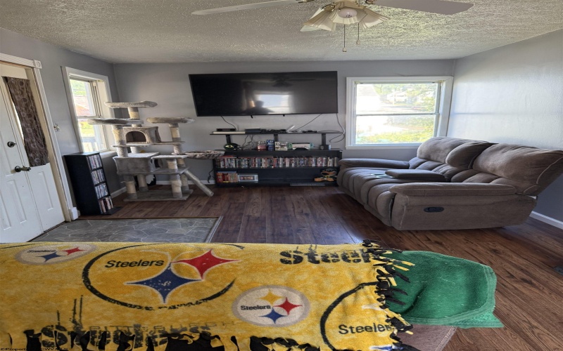1705 Pride Avenue, Clarksburg, West Virginia 26301, 2 Bedrooms Bedrooms, 6 Rooms Rooms,1 BathroomBathrooms,Single Family Detached,For Sale,Pride,10159940