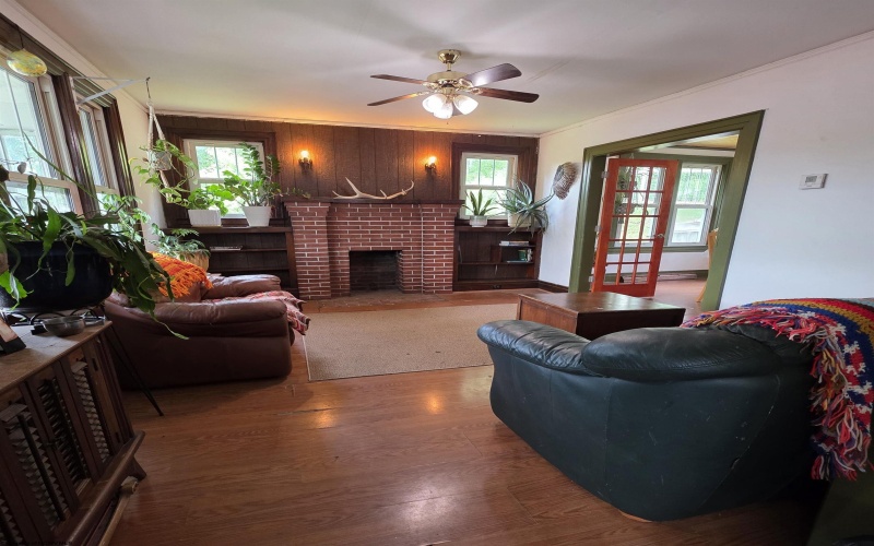 147 6th Street, Weston, West Virginia 26452, 3 Bedrooms Bedrooms, 6 Rooms Rooms,1 BathroomBathrooms,Single Family Detached,For Sale,6th,10159943